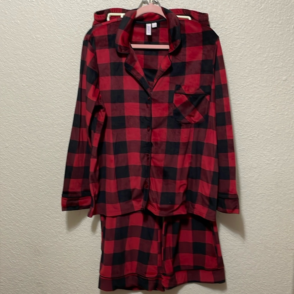 Joyspun Women's Black & Red Buffalo Print Pajamas. Very Good Condition. Size L.